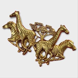 VINTAGE A.J.C. Brooch